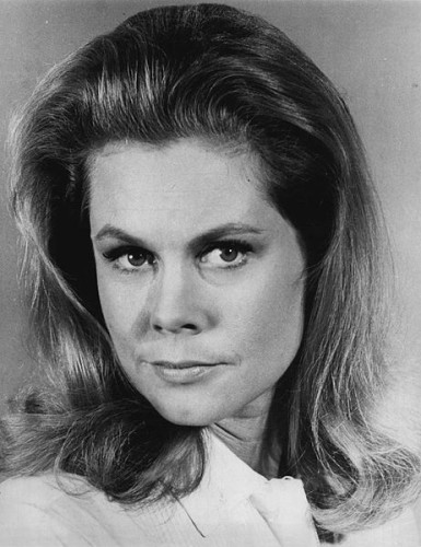 Publicity photo of Elizabeth Montgomery as Samantha Stephens in Bewitched