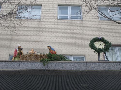 Green Bay City Hall with creche and Pentacle Wreath