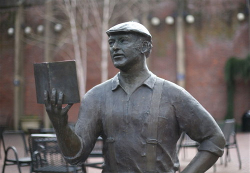Statue of Ken Kesey. Photo by Cacophony.