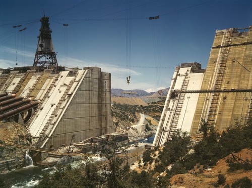 Construction of the Shasta Dam. [Public Domain]