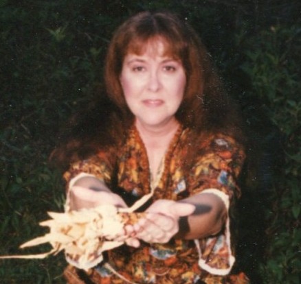 Pagan Community Notes: Lady Moonfire (1957-2015), Many Gods West, Everglades Moon Podcast and More!