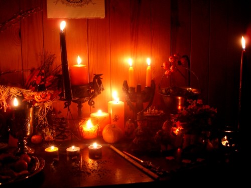 Samhain Altar [Wilhelmine, DeviantArt]