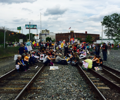 Protesters block train tracks in Albany, NY [Stop the Bomb Trains: Albany Free of Fossil Fuels]