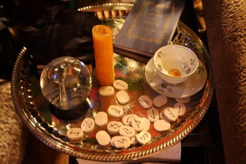 Many form of divination will be available at the Divine-In Fundraiser (courtesy photo)