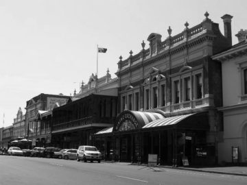 Folklorist shares the untold story of Australian fortune teller, Mary Barrell