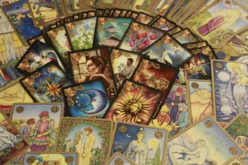 Column: Sortilege – Building a Tarot Deck Out of Traded Pieces