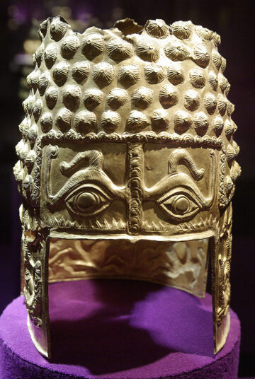 2500 year old Dacian helmet and bracelets recovered after theft from Dutch museum